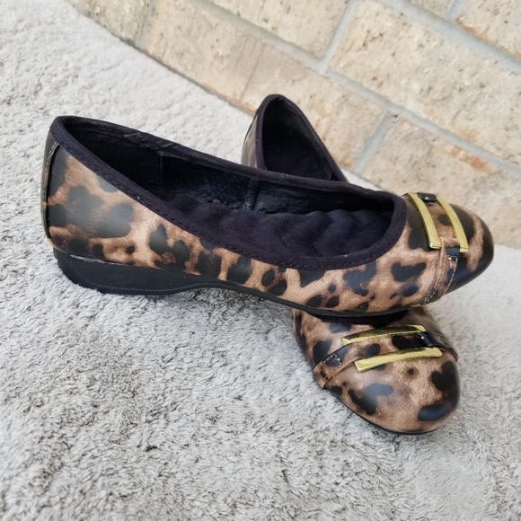 MARK by AVON Black Leopard Pattern Ballet Flats (Womens 8) - Picture 2 of 10